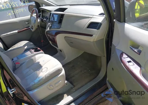 2012 Toyota Sienna Limited V6 7 Passenger z USA, uszkodzony, nr VIN 5TDYK3DC0CS225765